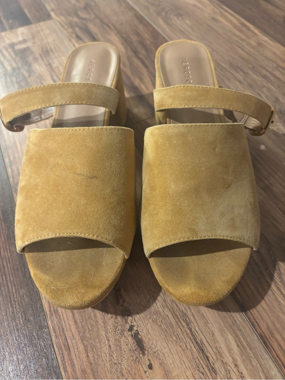 AEROSOLES Suede Platform Mule in Mustard Tan Size 9